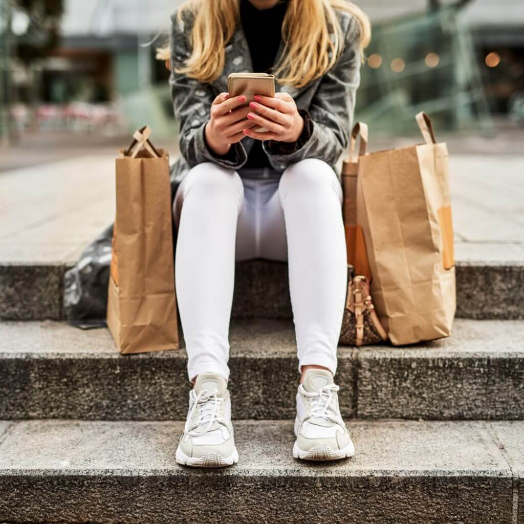 Shopper texting with a store, exemplifying the new omnichannel commerce experience